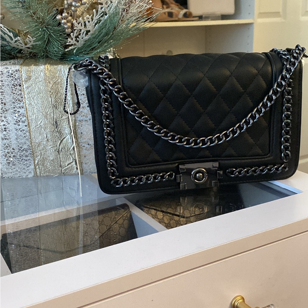 Black chain crossbody handbag